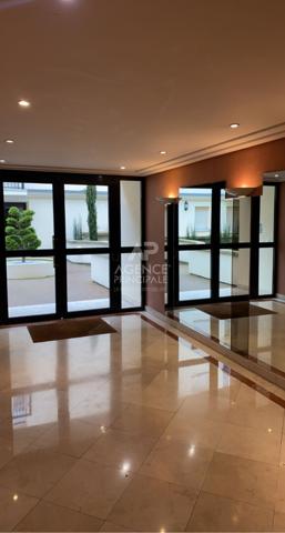 Appartement 2 pièces 51 m2 - Hypercentre SAINT GERMAIN EN LAYE Loyer 1 325 €/mois charges comprises **  - Référence  18566