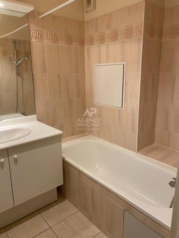 Appartement 2 pièces 51 m2 - Hypercentre SAINT GERMAIN EN LAYE Loyer 1 325 €/mois charges comprises **  - Référence  18566