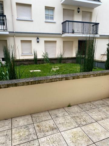 Appartement 2 pièces 51 m2 - Hypercentre SAINT GERMAIN EN LAYE Loyer 1 325 €/mois charges comprises **  - Référence  18566