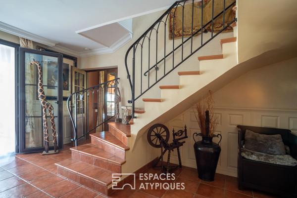 Villa de charme d’inspiration provençale avec son incomparable panorama sur les monts d’Ardèche