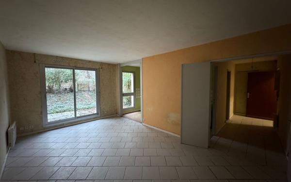 Appartement à louer    1 pièce •  Saint-Avertin