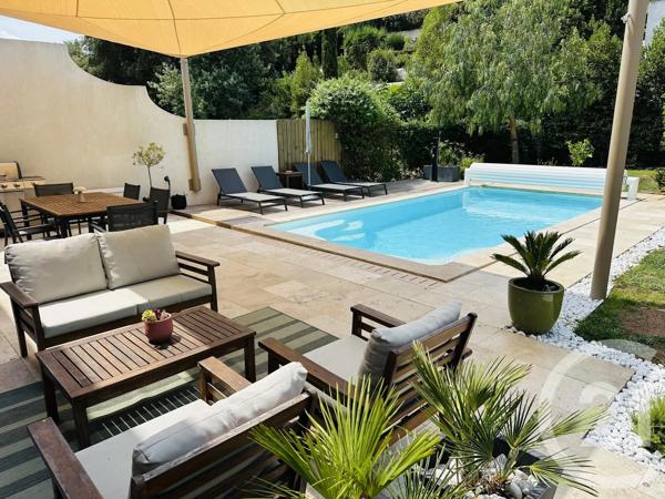 Maison à vendre  5 pièces - 150 m 2   STE MAXIME  - 83