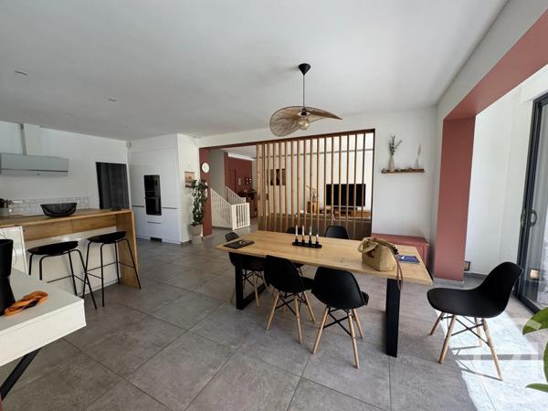Maison à vendre  5 pièces - 150 m 2   STE MAXIME  - 83