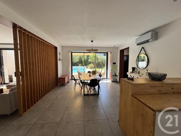 Maison à vendre  5 pièces - 150 m 2   STE MAXIME  - 83