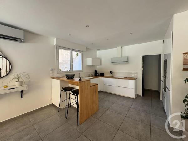 Maison à vendre  5 pièces - 150 m 2   STE MAXIME  - 83