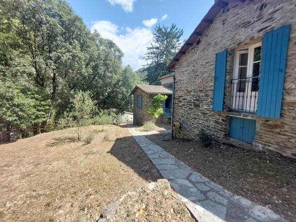 Mas en pierre en Cévennes avec 7ht de terrain garage et piscine vue panoramique
