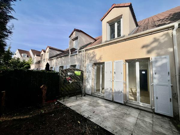 Maison 4 pièce(s) 83.54 m2 301 000 € **  - Référence  2351