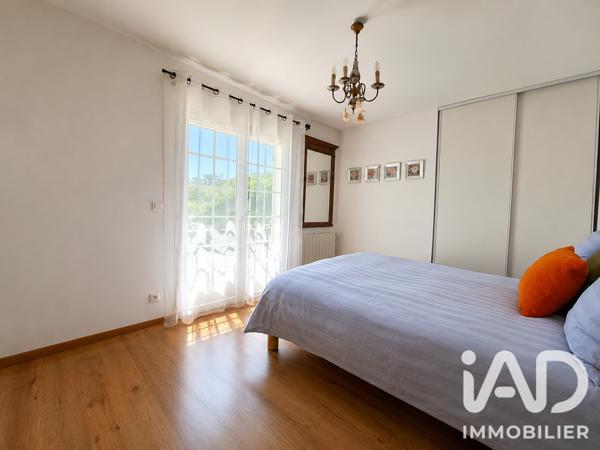 Maison à vendre 5 pièces 185,79 m² Saint-Martin-de-Valgalgues