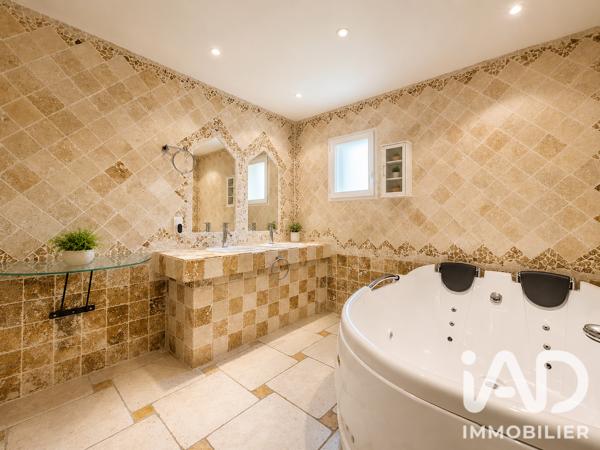 Maison à vendre 5 pièces 185,79 m² Saint-Martin-de-Valgalgues