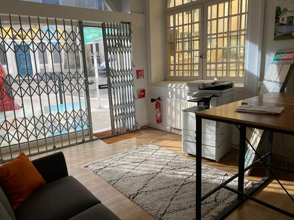 A louer local d'activité Bourg centre rue d'Espagne