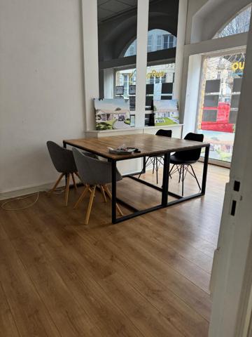 A louer local d'activité Bourg centre rue d'Espagne