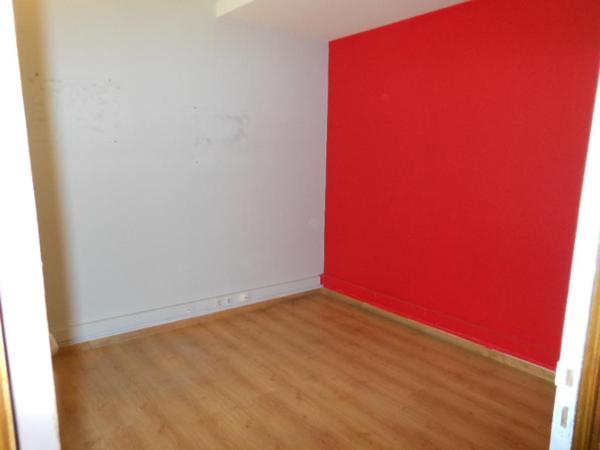 A louer local d'activité Bourg centre rue d'Espagne