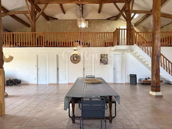 10 minutes d’Eymet – Maison avec volumes exceptionnels et piscine