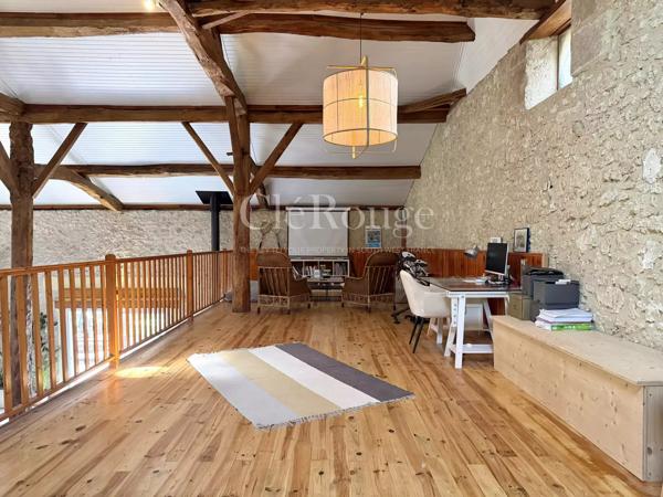 10 minutes d’Eymet – Maison avec volumes exceptionnels et piscine