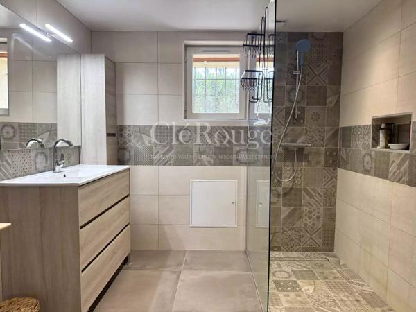 10 minutes d’Eymet – Maison avec volumes exceptionnels et piscine
