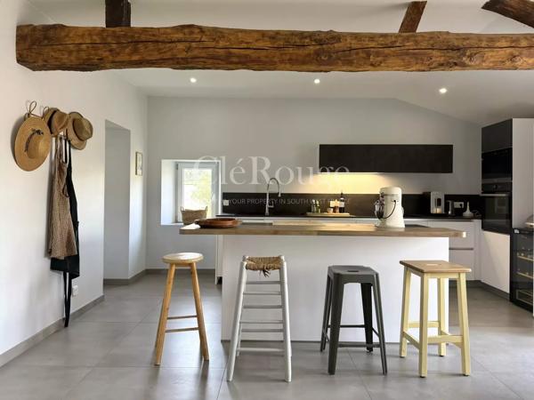 10 minutes d’Eymet – Maison avec volumes exceptionnels et piscine