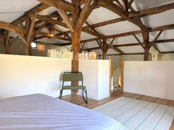 10 minutes d’Eymet – Maison avec volumes exceptionnels et piscine