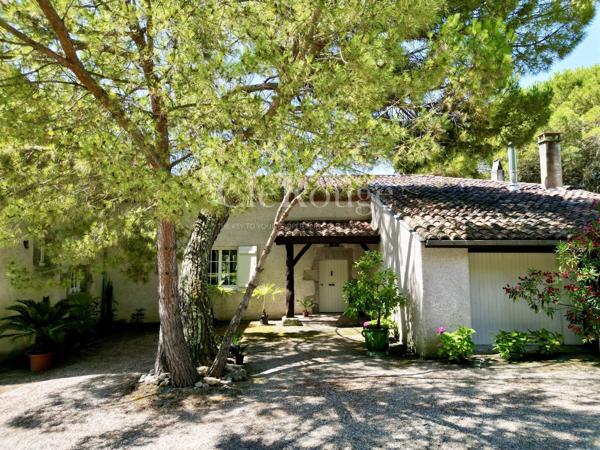 Proche d'Agen - Élégante maison de maître de 5 chambres, piscine et vue imprenable avec 16 hectares de terrain