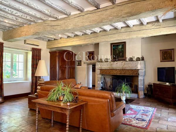 Proche d'Agen - Élégante maison de maître de 5 chambres, piscine et vue imprenable avec 16 hectares de terrain