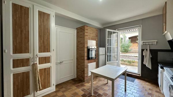 MAISON DE VILLE 176 m²  4 CHAMBRES  COUR & GARAGE