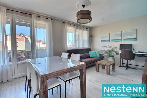 DÉCINES CENTRE ? T4 TRAVERSANT DE 80 M² AVEC BALCON, ASCENSEUR ET STATIONNEMENT
