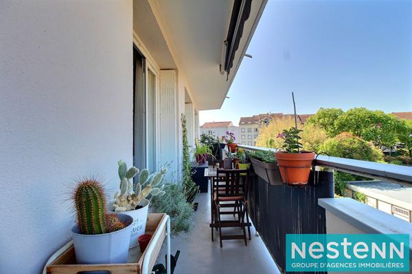 DÉCINES CENTRE ? T4 TRAVERSANT DE 80 M² AVEC BALCON, ASCENSEUR ET STATIONNEMENT