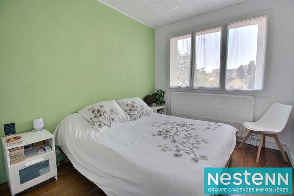 DÉCINES CENTRE ? T4 TRAVERSANT DE 80 M² AVEC BALCON, ASCENSEUR ET STATIONNEMENT