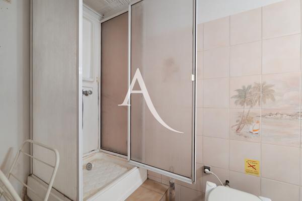 MAISON SPACIEUSE AVEC SOUS SOL !!!