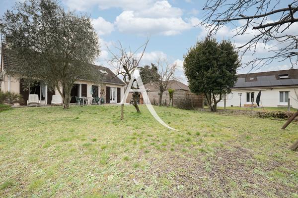 MAISON SPACIEUSE AVEC SOUS SOL !!!