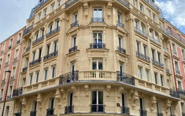 Stationnement à vendre    35 m2 Paris 3