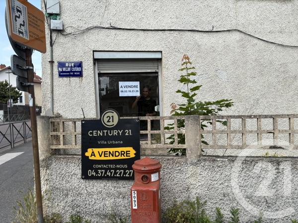 Appartement F3 à vendre  3 pièces - 70 m2 PIERRE BENITE - 69