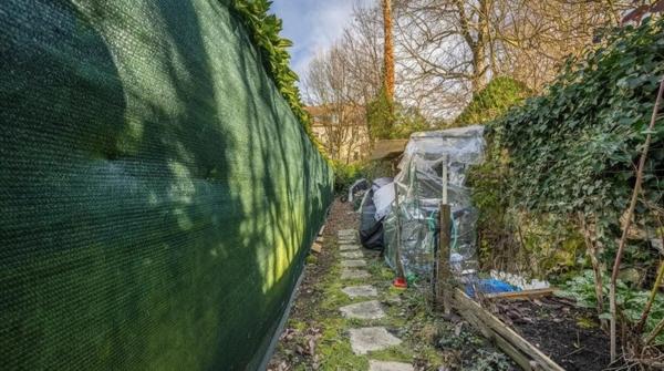 Maison rénovée 5 pièces avec terrasse et jardinet