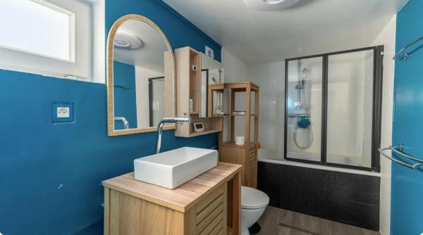 Maison rénovée 5 pièces avec terrasse et jardinet