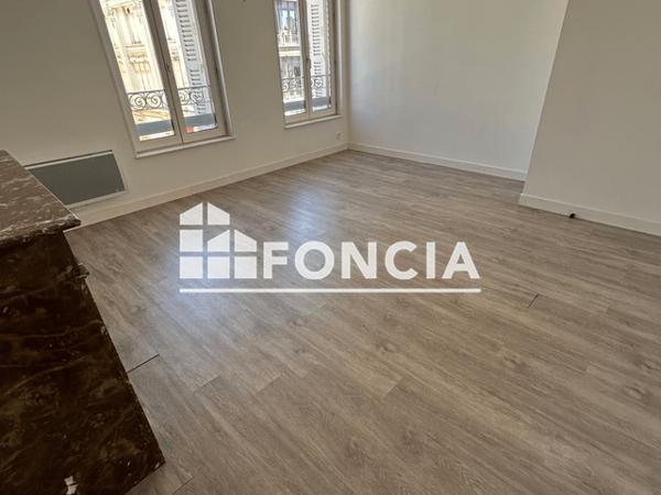 Location Appartement 2 pièces 55.6 m² - 2 RUE SAINT JEAN Niort 79000