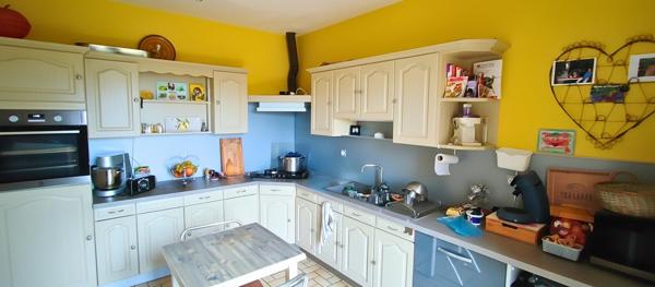 Maison de plain-pied DPE C avec panneaux solaires sur terrain de 1 750 m² Rignac