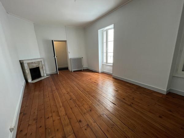 Maison à louer |  St-Jean-d'Angély |  5 pièces | 175 m²