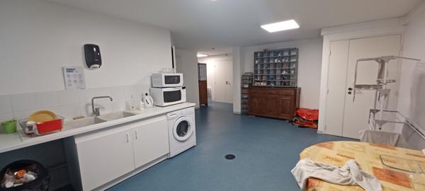 Local Commercial
         17 pièces
        - 432 m² Exclusivité 230 000 € *