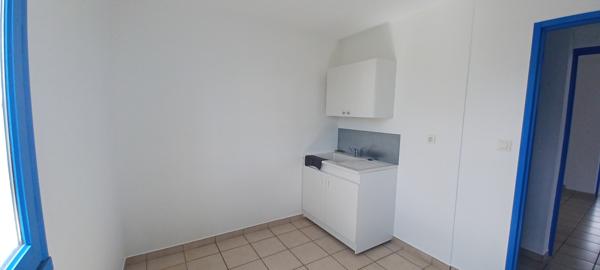 Local Commercial
         17 pièces
        - 432 m² Exclusivité 230 000 € *