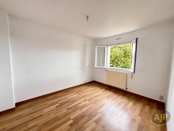 Location maison Plumelec : 985 € - AJP Immobilier Plumelec