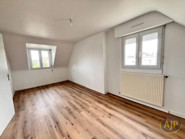 Location maison Plumelec : 985 € - AJP Immobilier Plumelec