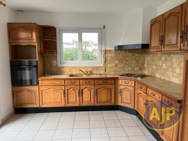 Location maison Plumelec : 985 € - AJP Immobilier Plumelec