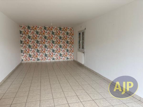 Location maison Plumelec : 985 € - AJP Immobilier Plumelec