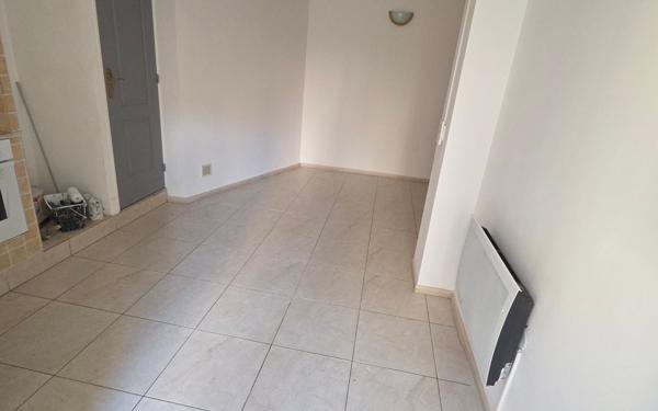 Maison à vendre    7 pièces •  Bessan