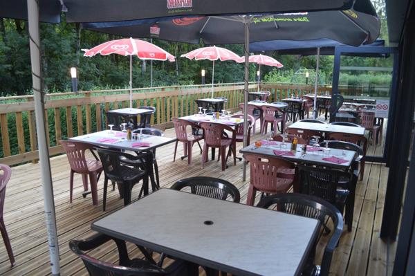 MURS BAR RESTAURANT EN PLEINE NATURE SUR UN TERRAIN DE 14 000 M²