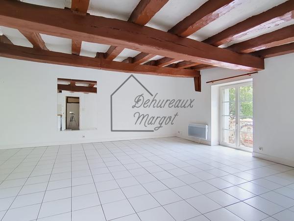 Appartement
         2 pièces
        - 60 m² 145 000 € *
