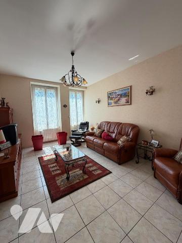 À découvrir sur la commune de Culoz

Cette maison traditionnelle élevée sur trois niveaux, im...