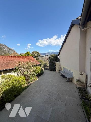 À découvrir sur la commune de Culoz

Cette maison traditionnelle élevée sur trois niveaux, im...