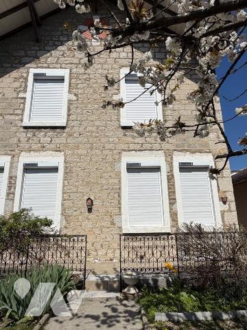 À découvrir sur la commune de Culoz

Cette maison traditionnelle élevée sur trois niveaux, im...