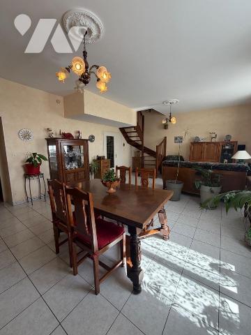 À découvrir sur la commune de Culoz

Cette maison traditionnelle élevée sur trois niveaux, im...
