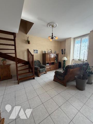 À découvrir sur la commune de Culoz

Cette maison traditionnelle élevée sur trois niveaux, im...